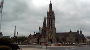 kirche-von-pleyben-finistere-300x169