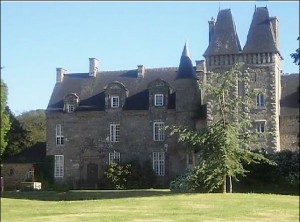 Schloß in Ploudaniel in der Bretagne